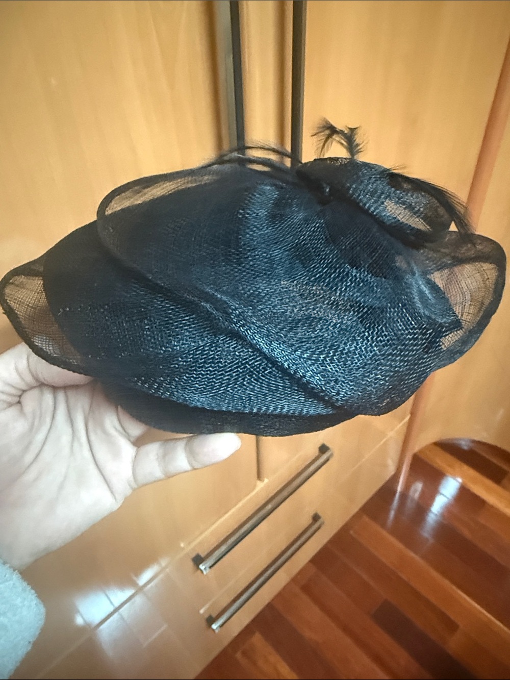 Elegant Black Women's Fascinator Hat - Classic Occasion Headpiece